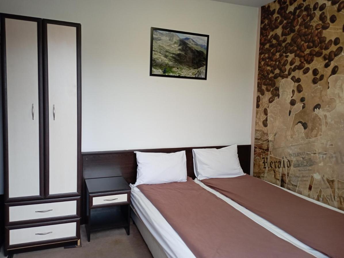 בנסקו Hotel Riskyoff מראה חיצוני תמונה