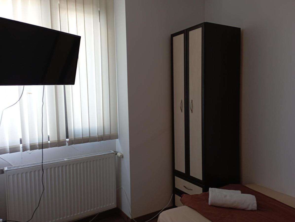 בנסקו Hotel Riskyoff מראה חיצוני תמונה