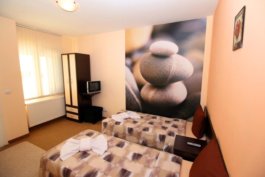 בנסקו Hotel Riskyoff מראה חיצוני תמונה