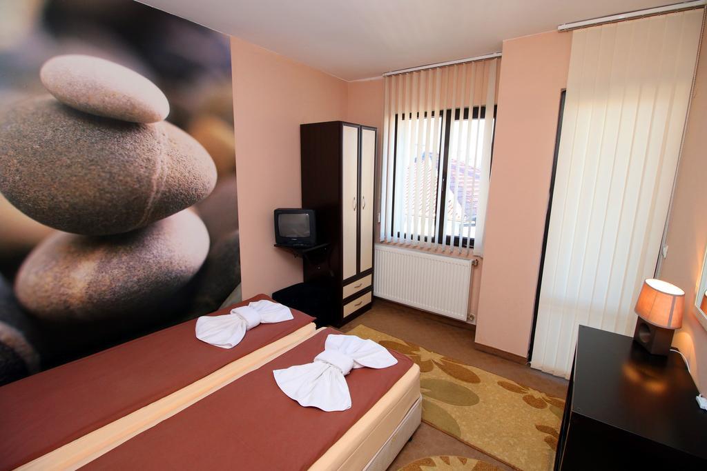 בנסקו Hotel Riskyoff מראה חיצוני תמונה